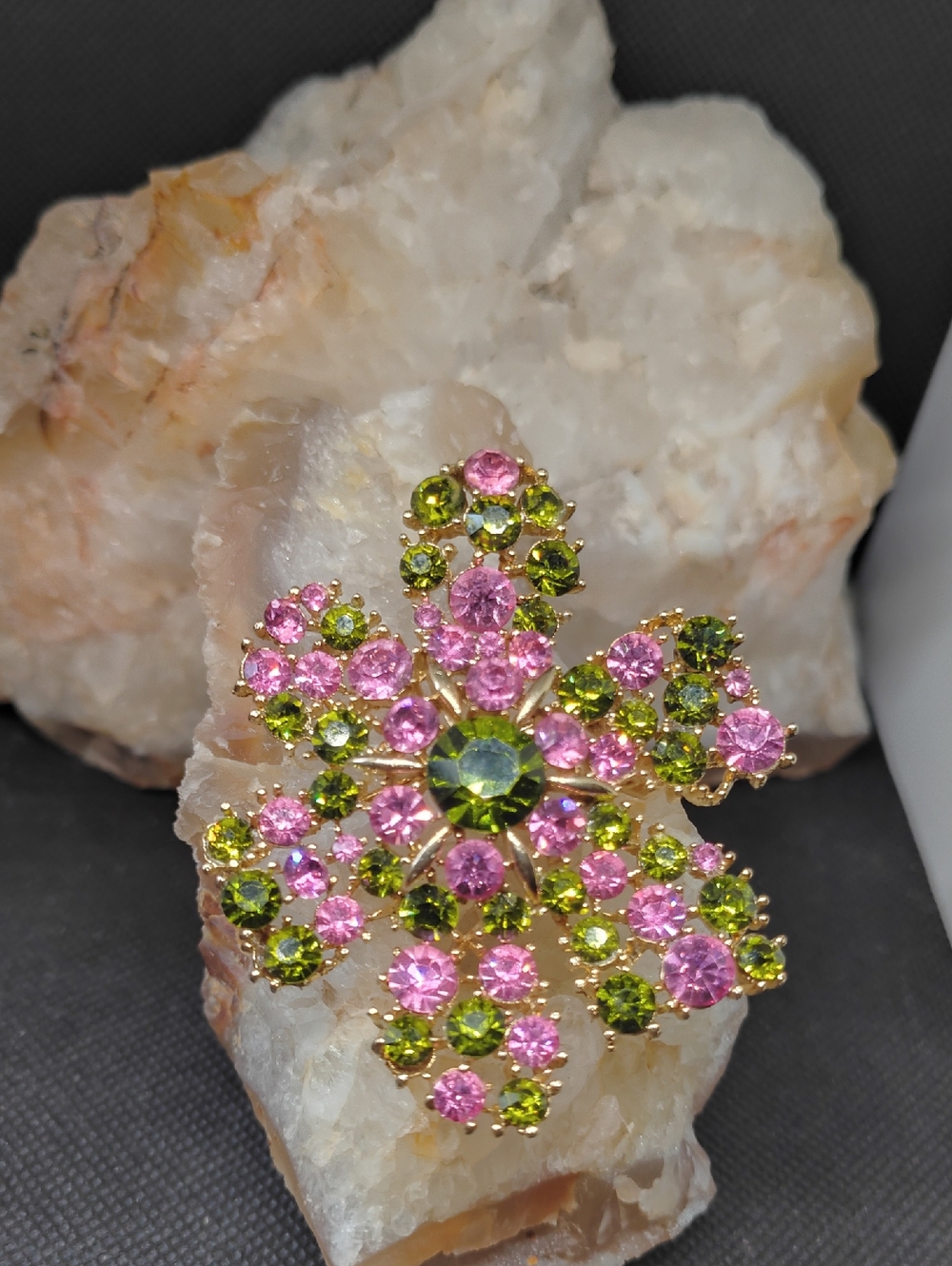 RARE Vintage Lisner Gold Tone  Pink And Olivine Floral Brooch